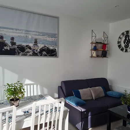 Les Pieds Dans L'eau - Accès Direct à La *