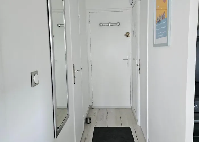 Les Pieds Dans L'eau - Accès Direct à La *