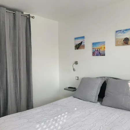 Apartment Les Pieds Dans L'eau - Acces Direct A La Bernieres-sur-Mer