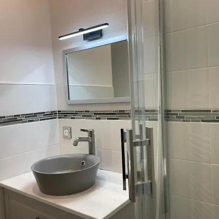 Les Pieds Dans L'eau *