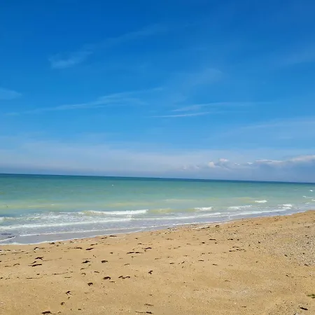 Les Pieds Dans L'eau - Acces Direct A La *