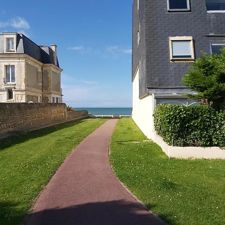 Les Pieds Dans L'eau - Acces Direct A La Apartment Bernieres-sur-Mer