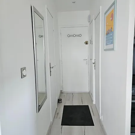 Les Pieds Dans L'eau *