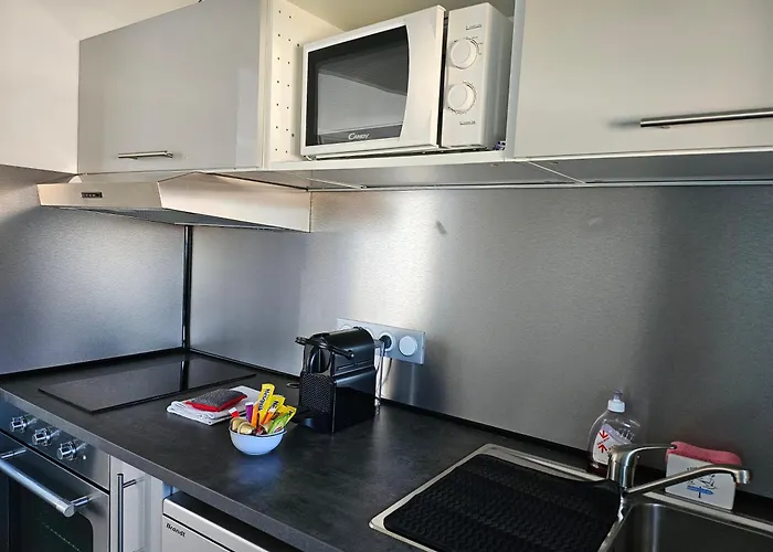 Les Pieds Dans L'eau Daire *